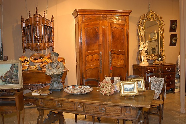 Armoire De Mariage Provencale En Noyer Massif 35 979